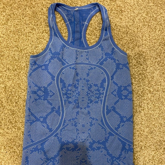 Lululemon Swiftly Tech Razorback - Picture 2 of 2